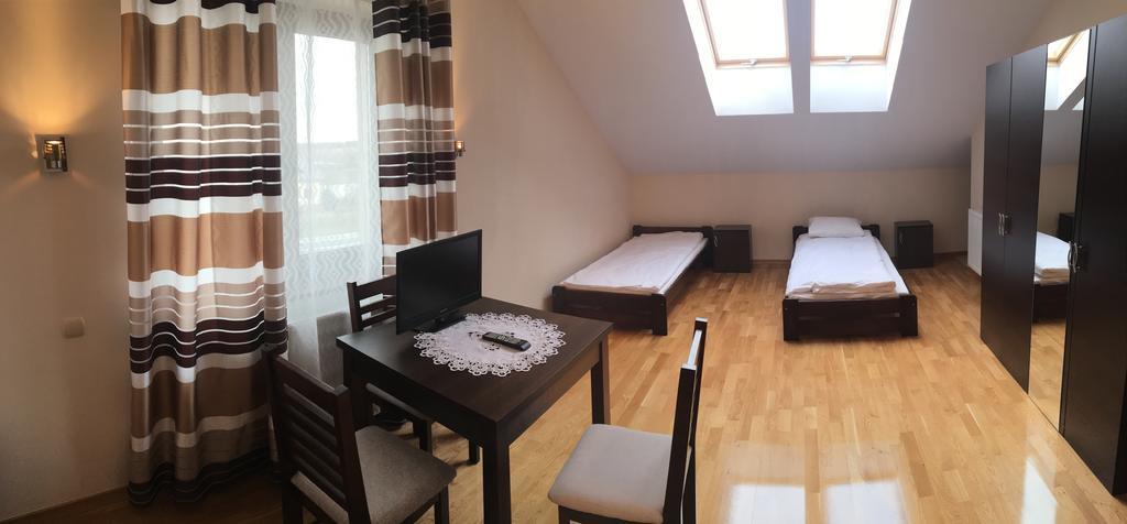 Noclegi Julia Stopnica Pacanow Mietel Екстериор снимка